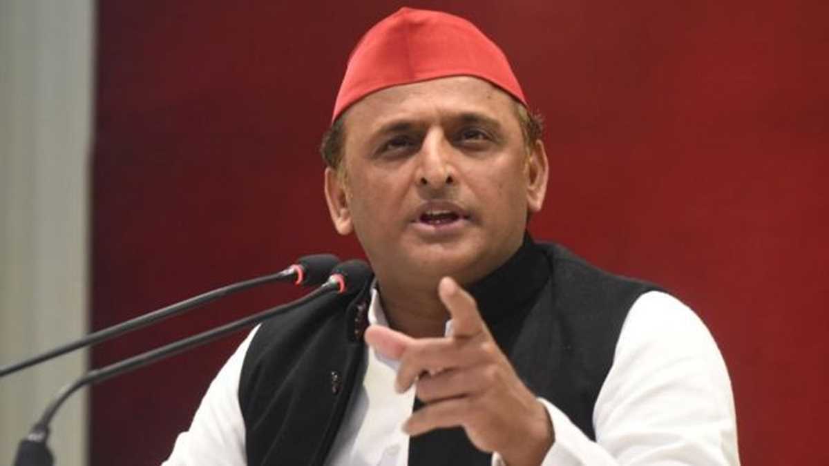 सपा भारतीय संविधान को मानती है : अखिलेश